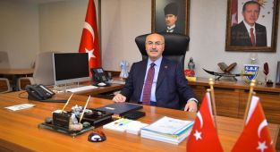 Vali Köşger’den ‘1 Mayıs Emek ve Dayanışma Günü’ mesajı