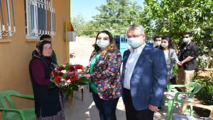 Vali Pekmez, Anneler Gününde Şehit Annelerini Unutmadı