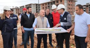 Vali Varol, Deprem Konutlarını inceledi