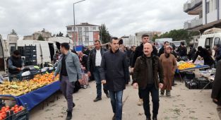 Vali Varol ve Emniyet Müdürü Dağdeviren semt pazarında