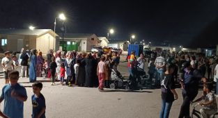 Vartana geçici yaşam alanında su protestosu - Videolu Haber