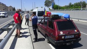 Yabancı plakalı otomobil polisi harekete geçirdi - Videolu Haber