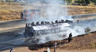 Yakıt dolu tanker alev alev yandı - Videolu Haber