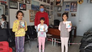 Yaşar Kırtasiyeden Öğrencilere 5 Bin Hediye Kitap