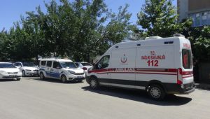 Yeğeni tarafından bacağından bıçaklandı
