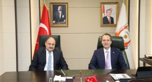 Yeniden Refah Partisi lideri Erbakan’dan başkan Gülpınar’a ziyaret - Videolu Haber