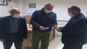 Yolda bulduğu parayı sahibine teslim etti - Videolu Haber
