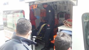 Yolda yürürken sopa ile darp edildi