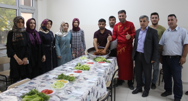 Yöresel Yemeklerin Yapılışı Kursuna Yoğun İlgi