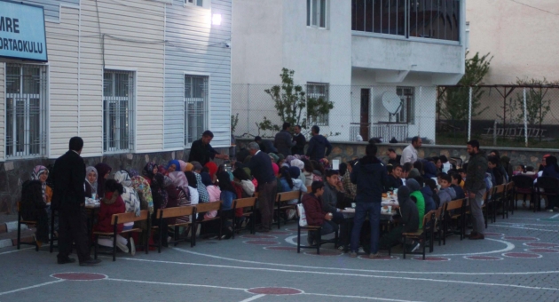 Yunus Emre Ortaokulu Öğrencileri, İftarda Buluştu