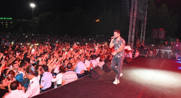 Yusuf Güney’den Unutulmaz Müzik Ziyafeti