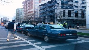Zincirleme trafik kazası: 2 yaralı